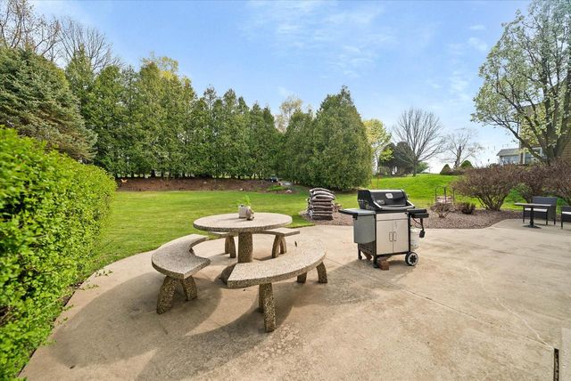 1755 Laura LANE, Port Washington, WI 53074