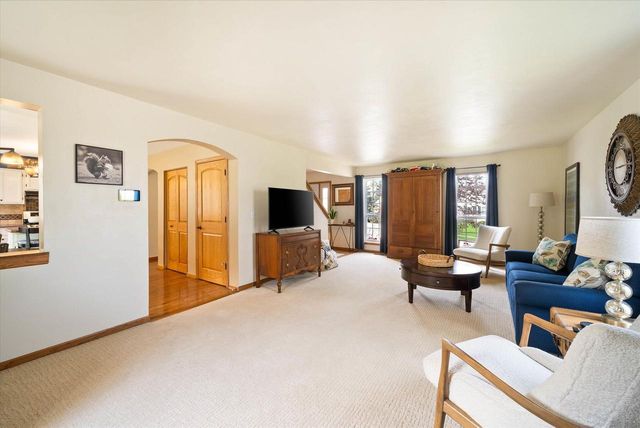 1755 Laura LANE, Port Washington, WI 53074