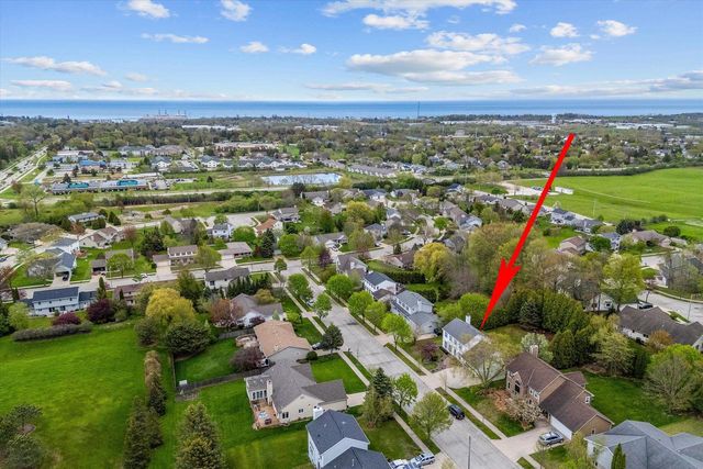 1755 Laura LANE, Port Washington, WI 53074