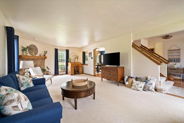 1755 Laura LANE, Port Washington, WI 53074