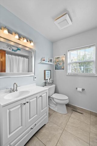 1755 Laura LANE, Port Washington, WI 53074