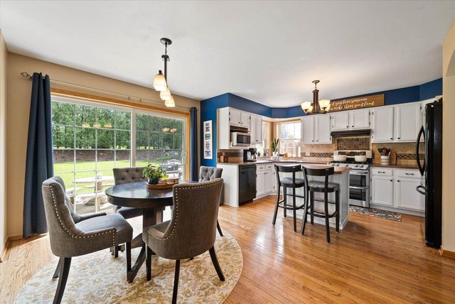 1755 Laura LANE, Port Washington, WI 53074