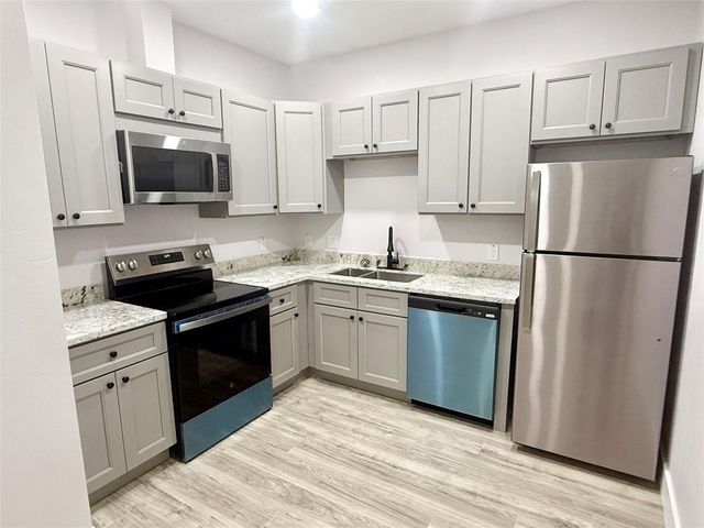 9508 Quaker Court B, Rosharon, TX 77583