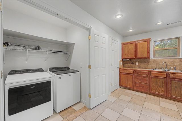 15583 S Applehill Road, Prairie Grove, AR 72753