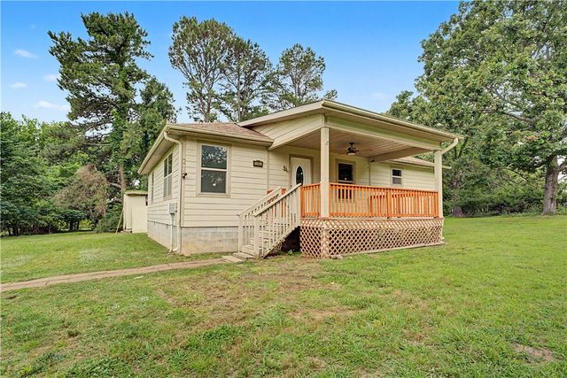 15583 S Applehill Road, Prairie Grove, AR 72753