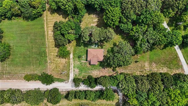 15583 S Applehill Road, Prairie Grove, AR 72753