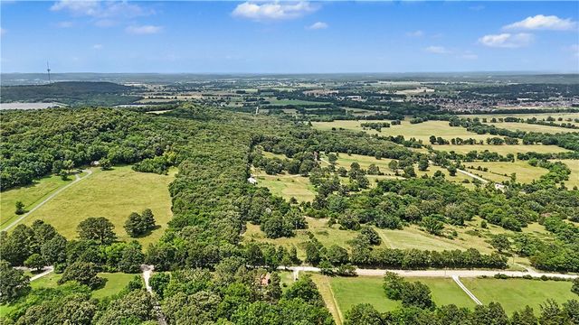 15583 S Applehill Road, Prairie Grove, AR 72753