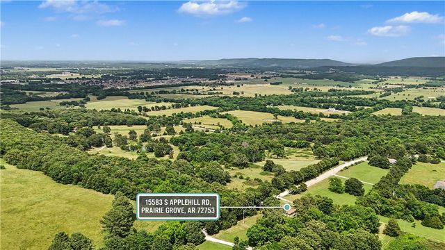 15583 S Applehill Road, Prairie Grove, AR 72753