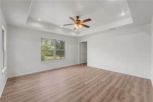 15583 S Applehill Road, Prairie Grove, AR 72753