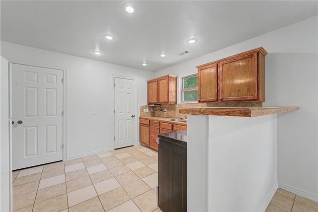 15583 S Applehill Road, Prairie Grove, AR 72753