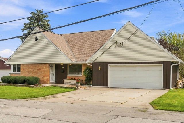 3744 S Sunset DRIVE, Milwaukee, WI 53220