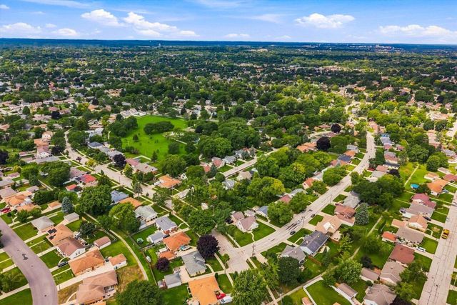 3744 S Sunset DRIVE, Milwaukee, WI 53220
