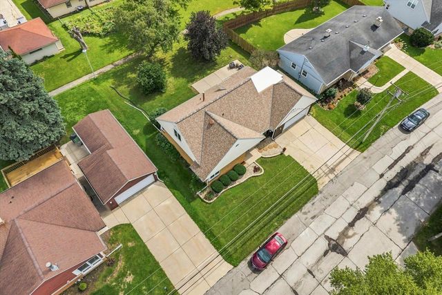 3744 S Sunset DRIVE, Milwaukee, WI 53220