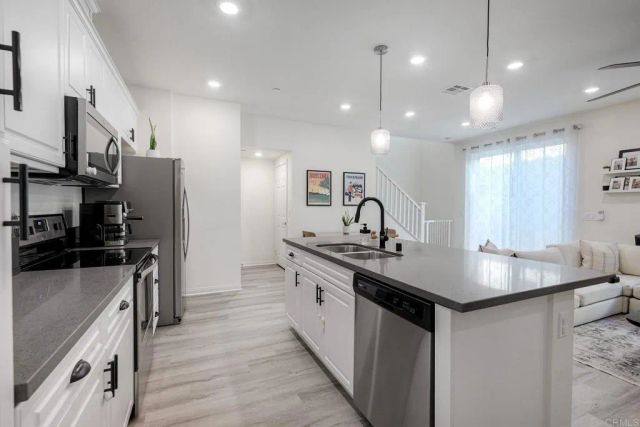 1374 Palo Verde Way, Vista, CA 92083