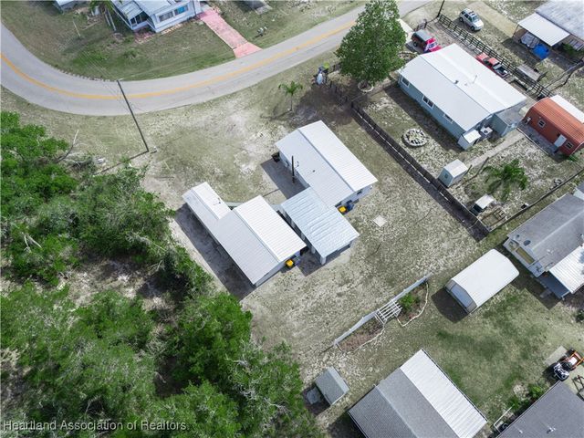 1802 E Claradge Avenue, Avon Park, FL 33825