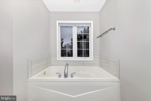 204 OLD ISLAND CT, Walkersville, MD 21793