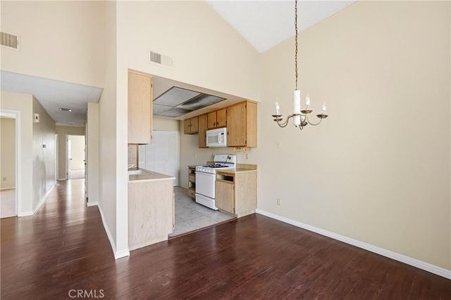 3274 Little Mountain D, San Bernardino, CA 92405