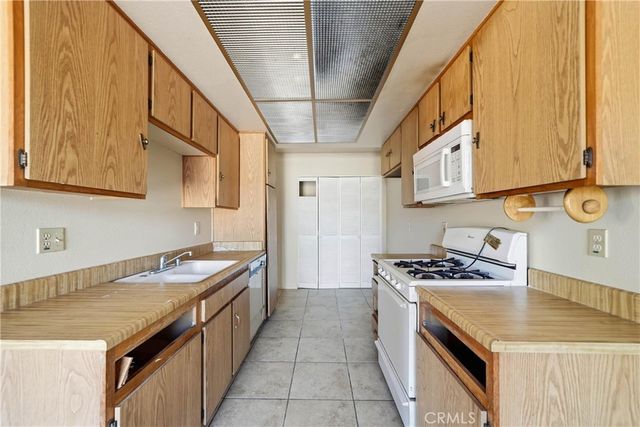 3274 Little Mountain D, San Bernardino, CA 92405