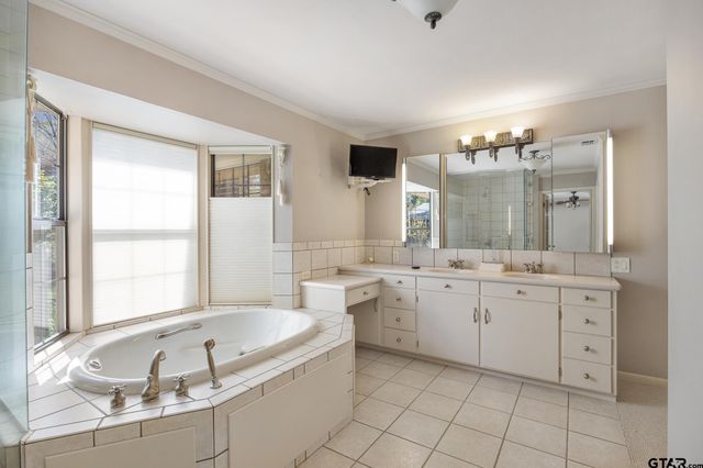 1017 Hansford Pl, Tyler, TX 75701