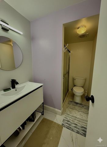 128 Santa Barbara Drive 128, Plainview, NY 11803