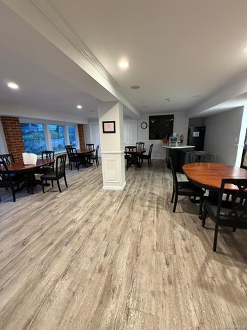 128 Santa Barbara Drive 128, Plainview, NY 11803