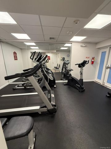 128 Santa Barbara Drive 128, Plainview, NY 11803