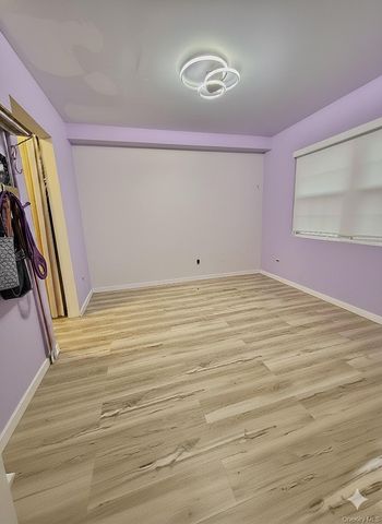 128 Santa Barbara Drive 128, Plainview, NY 11803