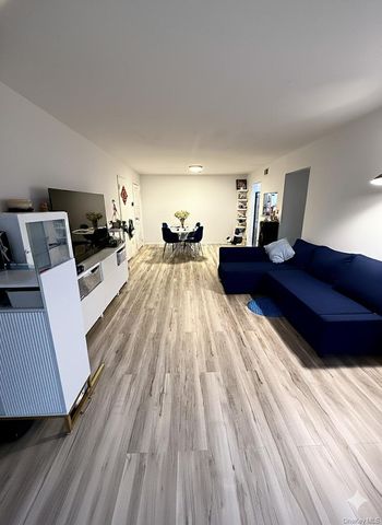 128 Santa Barbara Drive 128, Plainview, NY 11803