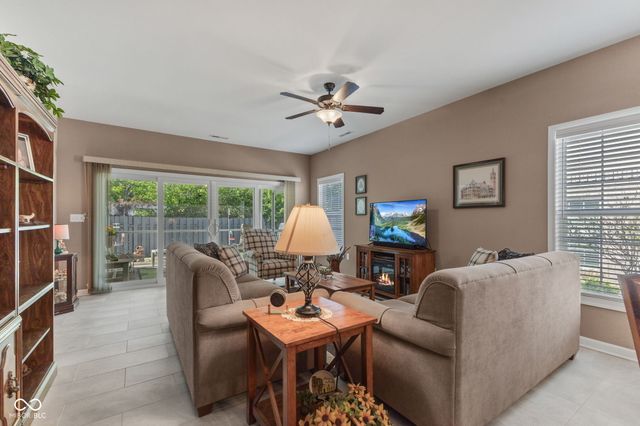 3351 Lukes Way, Greenwood, IN 46143
