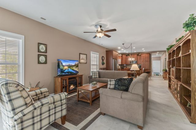 3351 Lukes Way, Greenwood, IN 46143