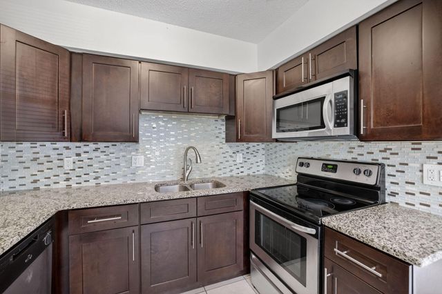 2500 SW 18th Terrace 3, Fort Lauderdale, FL 33315