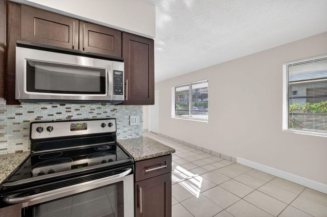2500 SW 18th Terrace 3, Fort Lauderdale, FL 33315