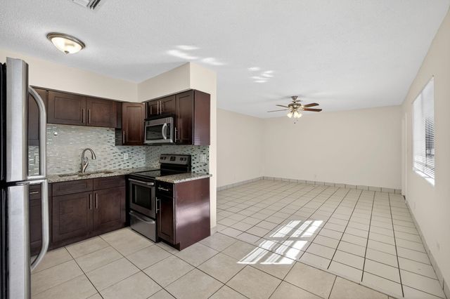 2500 SW 18th Terrace 3, Fort Lauderdale, FL 33315