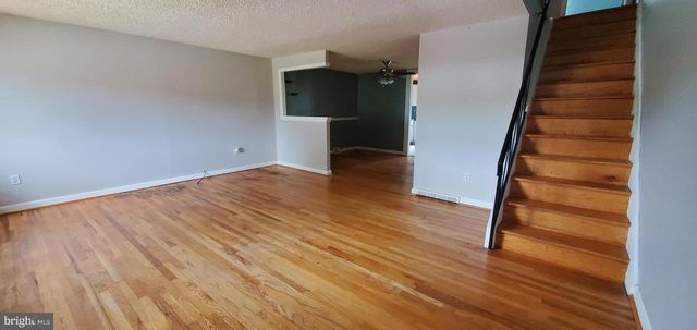 4401 DEERPATH LN, Philadelphia, PA 19154
