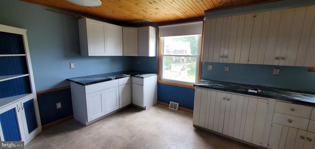 4401 DEERPATH LN, Philadelphia, PA 19154