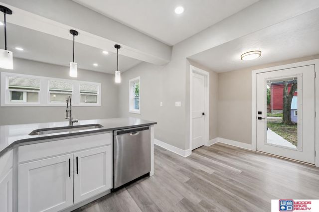 2711 Sumner Street, Lincoln, NE 68502
