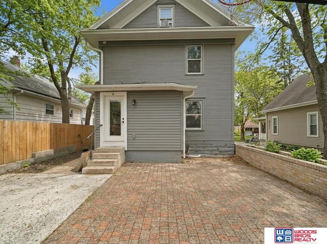 2711 Sumner Street, Lincoln, NE 68502