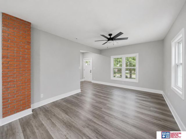2711 Sumner Street, Lincoln, NE 68502