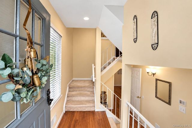 153 Treetop Circle, Nanuet, NY 10954
