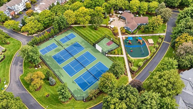 153 Treetop Circle, Nanuet, NY 10954
