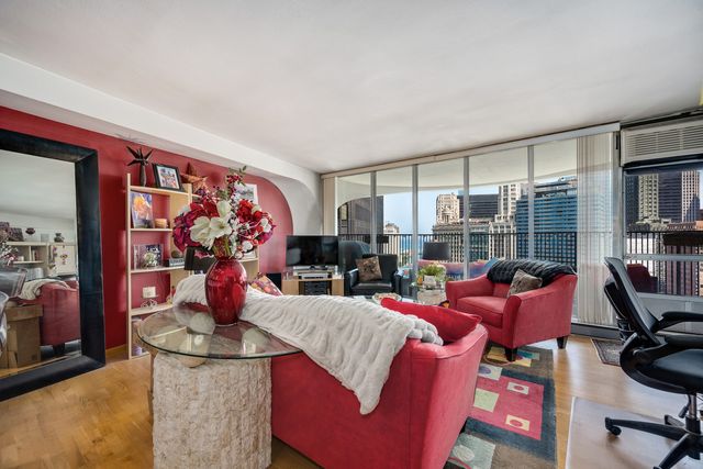 300 N State Street 2832, Chicago, IL 60654