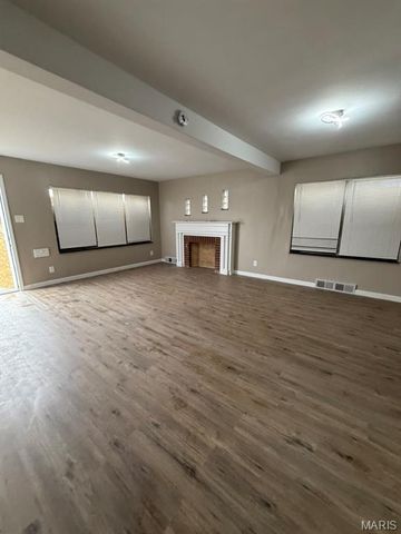 4236 Dressell Avenue, St Louis, MO 63120