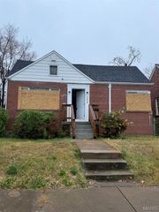 4236 Dressell Avenue, St Louis, MO 63120