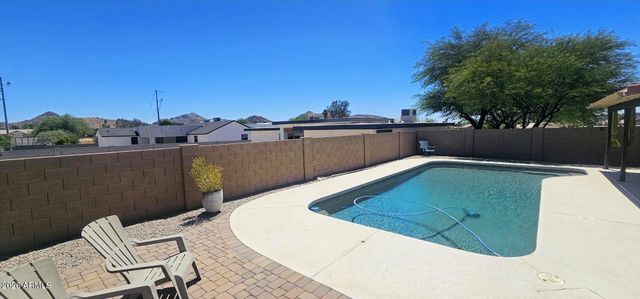 1131 E REDFIELD Road, Phoenix, AZ 85022