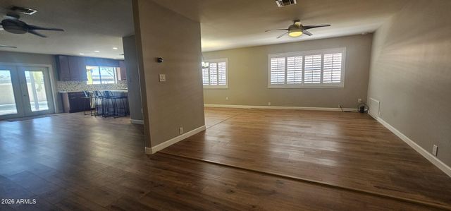 1131 E REDFIELD Road, Phoenix, AZ 85022