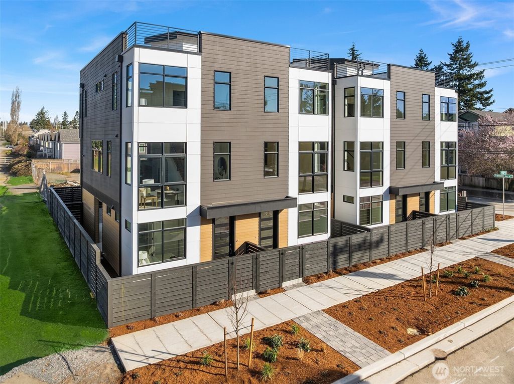 632 N 92nd Street, Seattle, WA 98103
