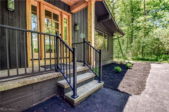 19121 Brewster Road, Aurora, OH 44202