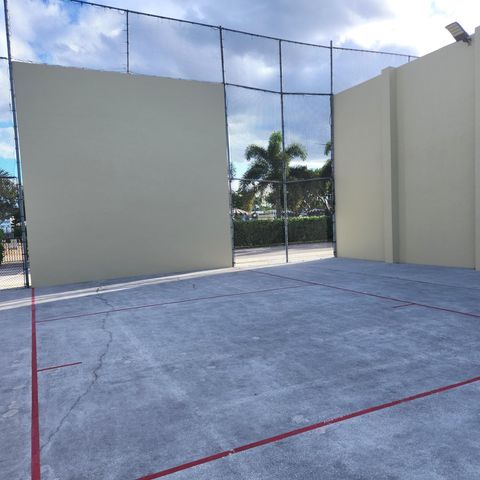 219 Coventry J, West Palm Beach, FL 33417