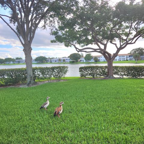 219 Coventry J, West Palm Beach, FL 33417