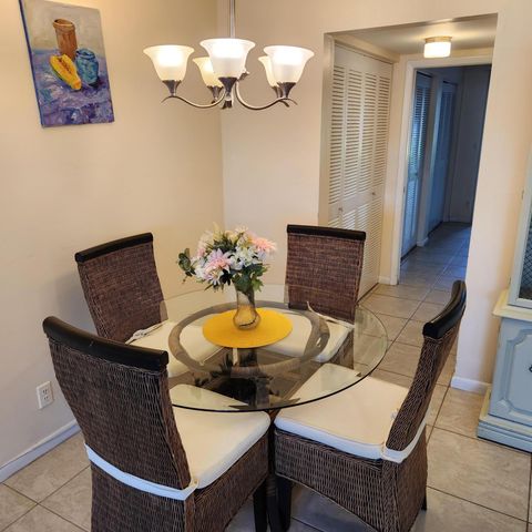 219 Coventry J, West Palm Beach, FL 33417